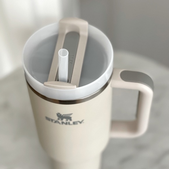 Stanley 40oz Quencher H2.O Flowstate Tumbler (soft matte) - Picture 2 of 13